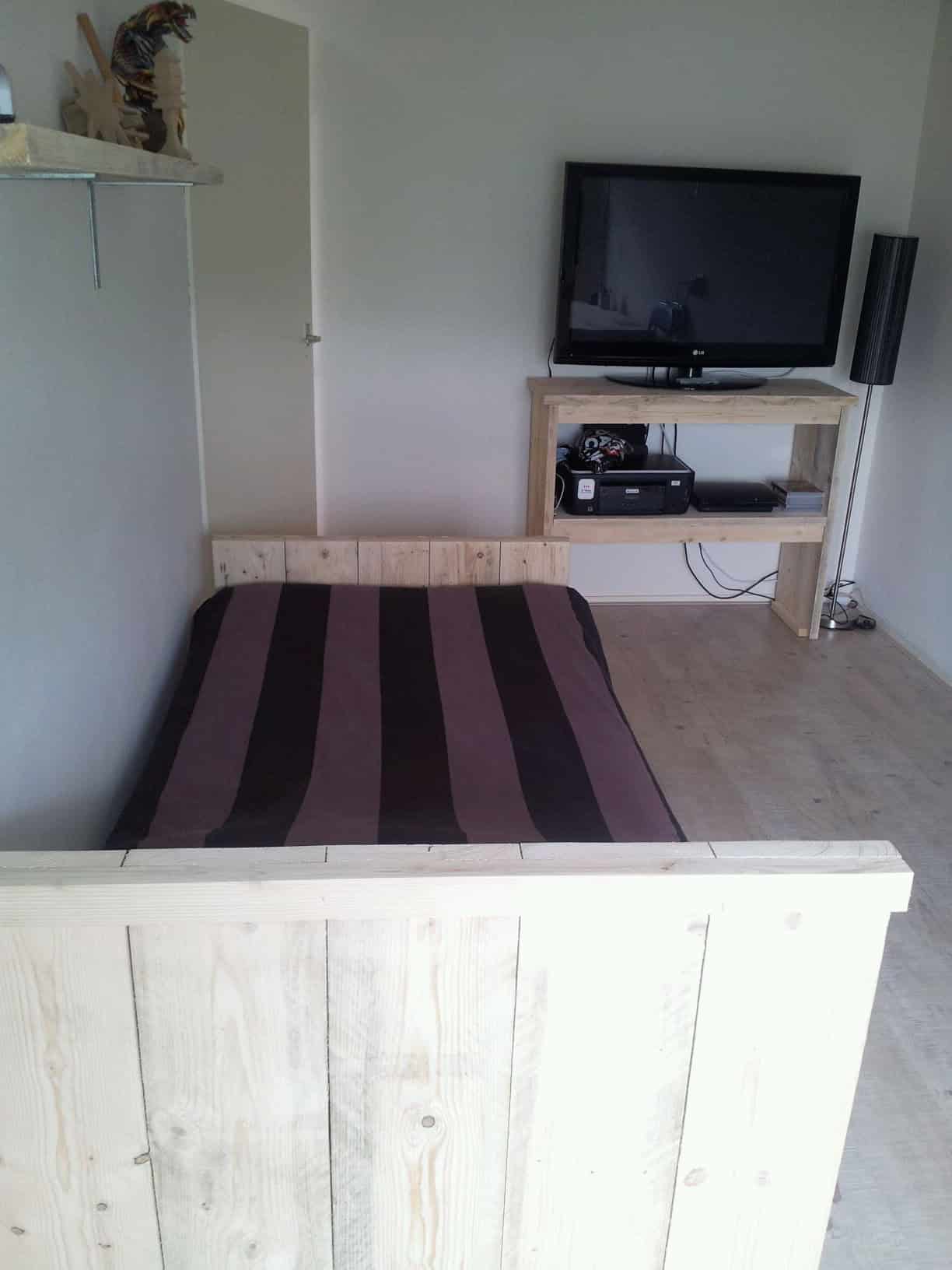 Steigerhouten bed (standaard model) goedkope steigerhouten meubelen